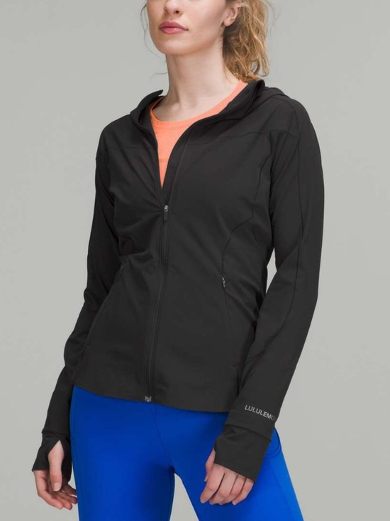 lululemon athletica Jackets & Blazers - Lululemon stretchy Mist hooded Windbreaker Black water repellent size 6 women's